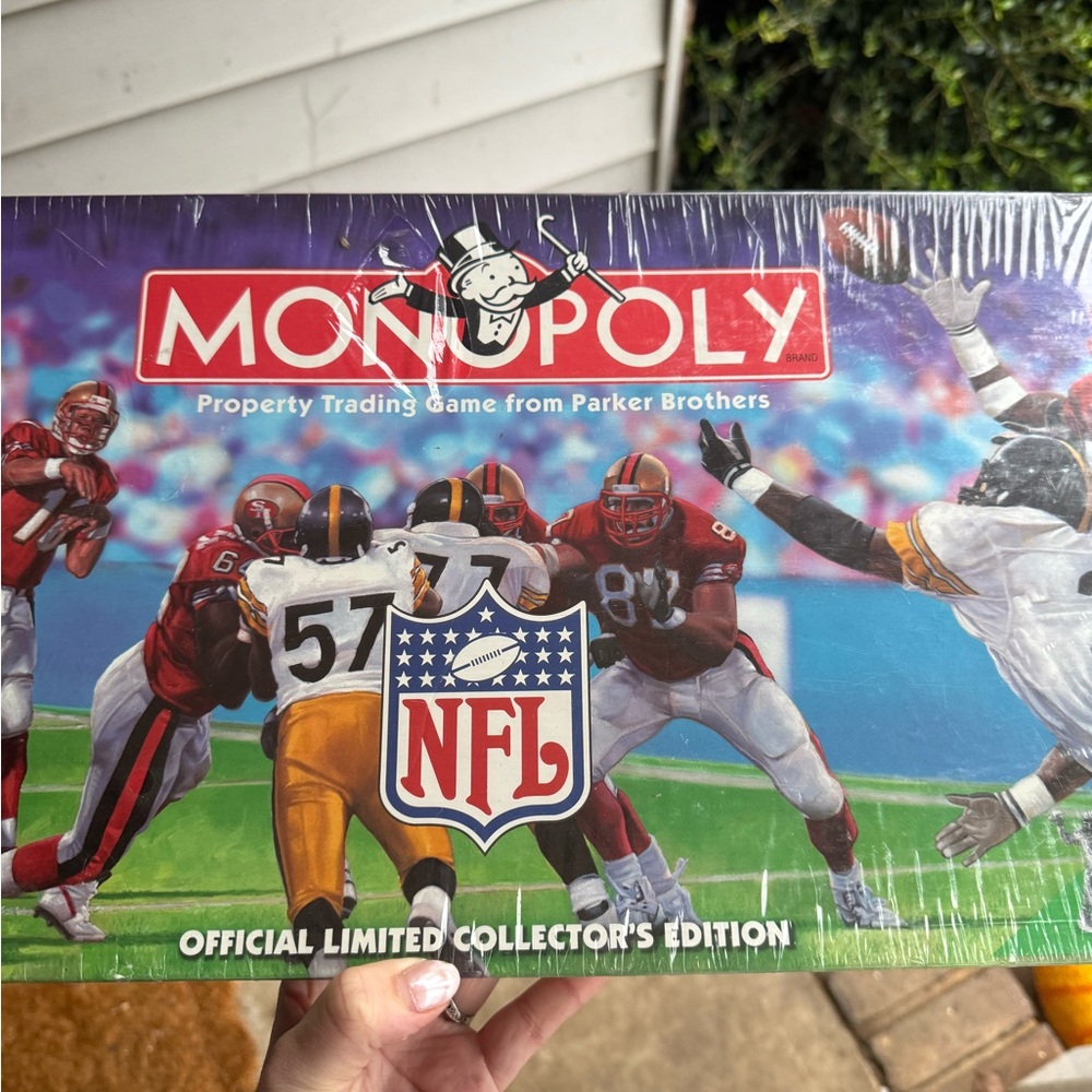 Vintage Monopoly 1998  - Collector's Edition Factory Sealed - Picture 2 of 6